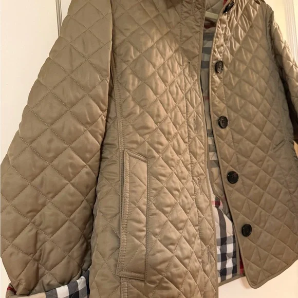 Burberry Beige Quilted Jacket with Check Lining - Picture 2 of 9